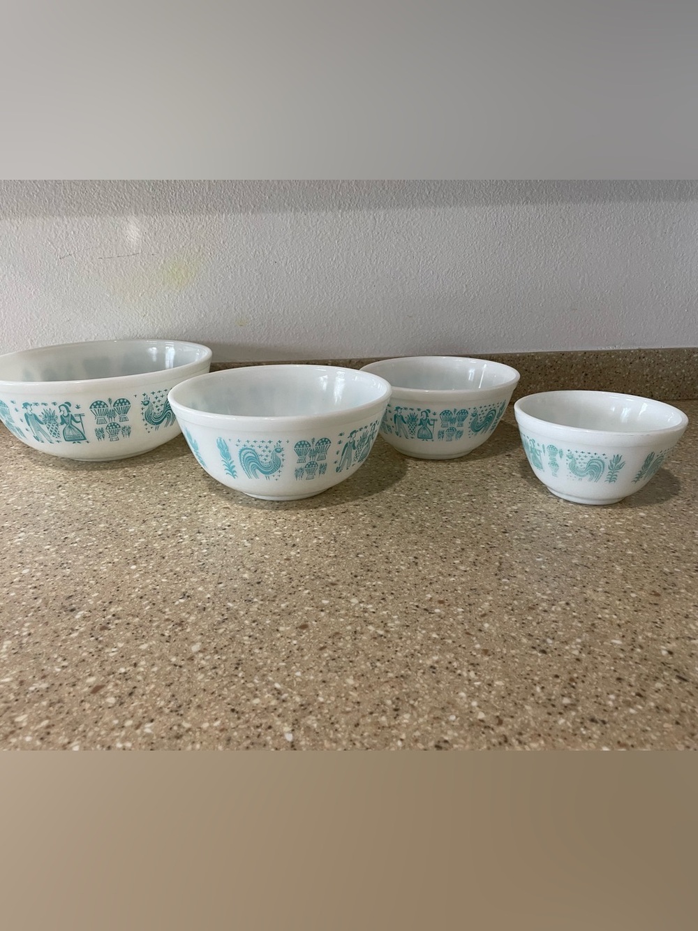 Pyrex Amish Butterprint 4 pc Mixing Bowl Set Vintage 1960s